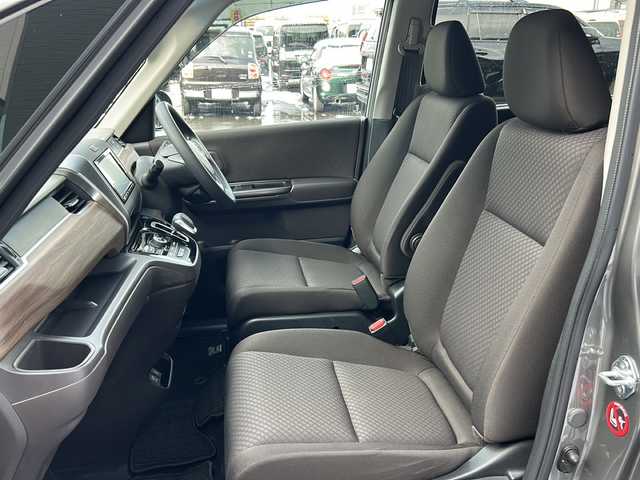 ホンダ フリード ハイブリット G ホンダセンシング 道北・旭川 2021(令3)年 6.4万km スーパープラチナグレーメタリック /４WD//禁煙車//寒冷地仕様//ワンオーナー//純正メモリナビ/CD/DVD/SD/BT/USB/TV/ラジオ//バックカメラ//ビルトインETC//両側パワースライドドア//前席シートヒーター//電動格納ミラー//オートエアコン//ミラーヒーター//フロントデアイサー//ホンダセンシング/衝突軽減ブレーキ/誤発進抑制機能/後方誤発進抑制機能/標識認識機能/先行車お知らせ機能/路外逸脱抑制機能/LKAS/ACC/オートハイビーム//エコモード//ステアリングスイッチ//オートライト//LEDヘッドライト//ミラーウィンカー//ドアバイザー//純正フロアマット//スペアキー