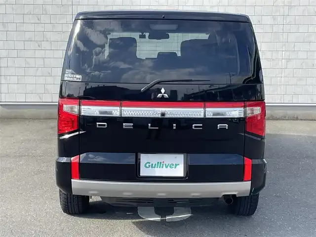 三菱 デリカＤ：５ P 福岡県 2023(令5)年 1.3万km グラファイトグレーメタリック/ブラックマイカ 純正10.1型SDナビ(フルセグTV/CD/DVD/BT)アラウンドビューブラインドスポットオートホールドドラレコ両側パワスラクルコンETC電動リアハンドルヒーターUSB純正LED純正フロアマットプッシュスタートスマートキー