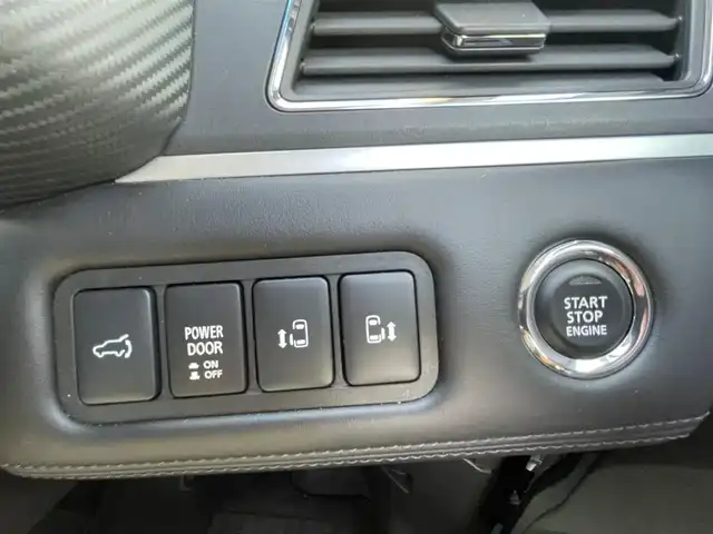 三菱 デリカＤ：５ P 福岡県 2023(令5)年 1.3万km グラファイトグレーメタリック/ブラックマイカ 純正10.1型SDナビ(フルセグTV/CD/DVD/BT)アラウンドビューブラインドスポットオートホールドドラレコ両側パワスラクルコンETC電動リアハンドルヒーターUSB純正LED純正フロアマットプッシュスタートスマートキー