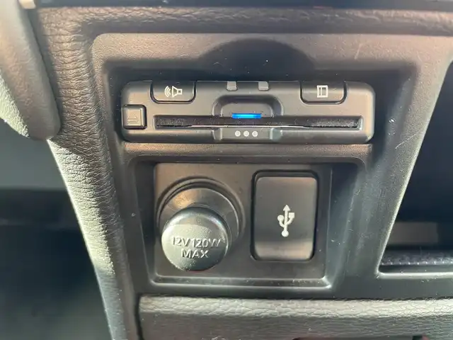 三菱 デリカＤ：５ P 福岡県 2023(令5)年 1.3万km グラファイトグレーメタリック/ブラックマイカ 純正10.1型SDナビ(フルセグTV/CD/DVD/BT)アラウンドビューブラインドスポットオートホールドドラレコ両側パワスラクルコンETC電動リアハンドルヒーターUSB純正LED純正フロアマットプッシュスタートスマートキー