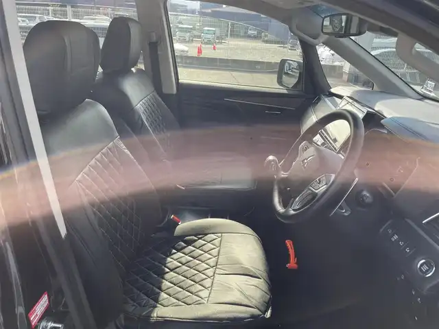 三菱 デリカＤ：５ P 福岡県 2023(令5)年 1.3万km グラファイトグレーメタリック/ブラックマイカ 純正10.1型SDナビ(フルセグTV/CD/DVD/BT)アラウンドビューブラインドスポットオートホールドドラレコ両側パワスラクルコンETC電動リアハンドルヒーターUSB純正LED純正フロアマットプッシュスタートスマートキー