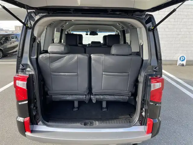 三菱 デリカＤ：５ P 福岡県 2023(令5)年 1.3万km グラファイトグレーメタリック/ブラックマイカ 純正10.1型SDナビ(フルセグTV/CD/DVD/BT)アラウンドビューブラインドスポットオートホールドドラレコ両側パワスラクルコンETC電動リアハンドルヒーターUSB純正LED純正フロアマットプッシュスタートスマートキー