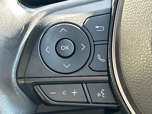 トヨタ カローラ スポーツ ハイブリッドG 大阪府 2018(平30)年 2.7万km ホワイトパールクリスタルシャイン 純正9インチナビ(フルセグ/Bluetooth/CD/DVD)/ブラインドスポットモニター/レーダークルーズコントロール/バックカメラ/衝突被害軽減システム/横滑り防止装置/レーンキープアシスト/コーナーセンサー/オートマチックハイビーム/オートライト/純正LEDライト/フロントフォグランプ/純正AW（16inch)/純正フロアマット/ビルトインEC/ドライブレコーダー/スペアキー1本