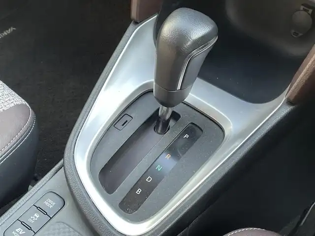 トヨタ ヤリスクロス ハイブリッド Z 岡山県 2022(令4)年 5.7万km ブラックマイカ 登録時走行距離57183km/純正DA/(AM/FM/TV/BT/MiraCast)/ToyotaSeaftySense/・アダプティブクルーズコントロール/・プリクラッシュセーフティ/・レーントレーシングアシスト/・オートマティックハイビーム/全方位カメラ/ドライブレコーダー/ビルトインETC/D+N席パワーシート/D+N席シートヒーター/プッシュパーキングブレーキ/プッシュスタート/スマートキー/スペアキー/純正18インチアルミホイール