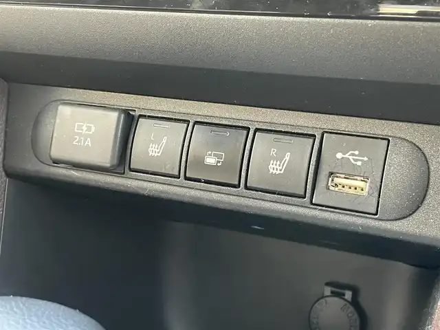 トヨタ ヤリスクロス ハイブリッド Z 岡山県 2022(令4)年 5.7万km ブラックマイカ 登録時走行距離57183km/純正DA/(AM/FM/TV/BT/MiraCast)/ToyotaSeaftySense/・アダプティブクルーズコントロール/・プリクラッシュセーフティ/・レーントレーシングアシスト/・オートマティックハイビーム/全方位カメラ/ドライブレコーダー/ビルトインETC/D+N席パワーシート/D+N席シートヒーター/プッシュパーキングブレーキ/プッシュスタート/スマートキー/スペアキー/純正18インチアルミホイール