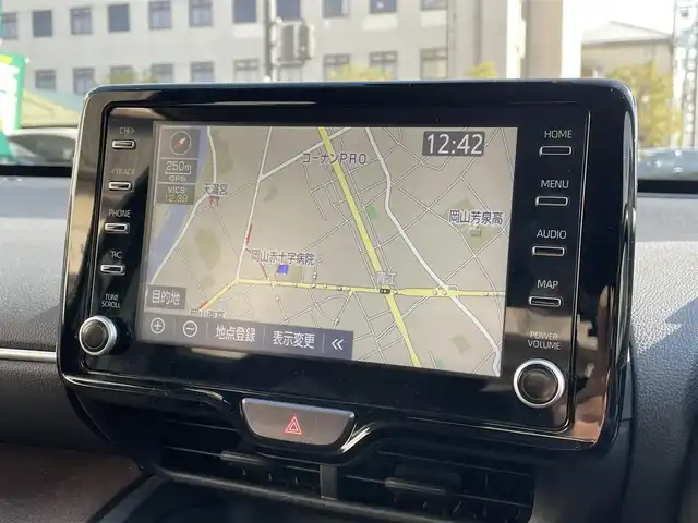 トヨタ ヤリスクロス ハイブリッド Z 岡山県 2022(令4)年 5.7万km ブラックマイカ 登録時走行距離57183km/純正DA/(AM/FM/TV/BT/MiraCast)/ToyotaSeaftySense/・アダプティブクルーズコントロール/・プリクラッシュセーフティ/・レーントレーシングアシスト/・オートマティックハイビーム/全方位カメラ/ドライブレコーダー/ビルトインETC/D+N席パワーシート/D+N席シートヒーター/プッシュパーキングブレーキ/プッシュスタート/スマートキー/スペアキー/純正18インチアルミホイール