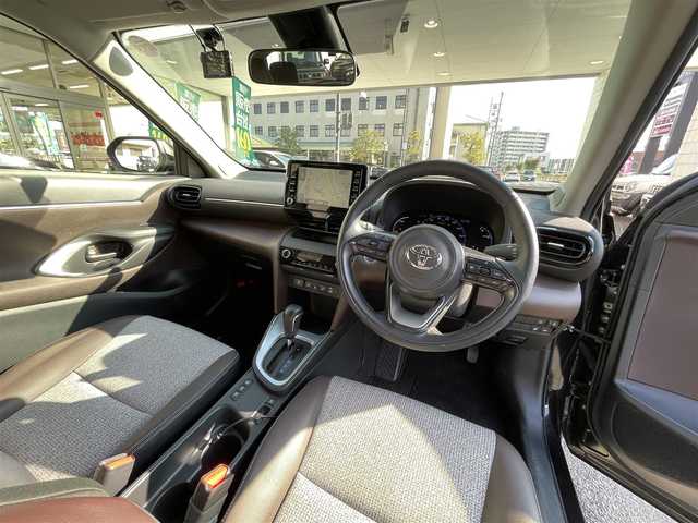 トヨタ ヤリスクロス ハイブリッド Z 岡山県 2022(令4)年 5.7万km ブラックマイカ 登録時走行距離57183km/純正DA/(AM/FM/TV/BT/MiraCast)/ToyotaSeaftySense/・アダプティブクルーズコントロール/・プリクラッシュセーフティ/・レーントレーシングアシスト/・オートマティックハイビーム/全方位カメラ/ドライブレコーダー/ビルトインETC/D+N席パワーシート/D+N席シートヒーター/プッシュパーキングブレーキ/プッシュスタート/スマートキー/スペアキー/純正18インチアルミホイール