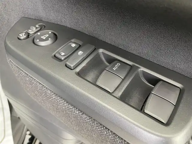 ホンダ Ｎ ＢＯＸ カスタム 大分県 2024(令6)年 0.1万km クリスタルブラックパール ホンダセンシング搭載/オーディオレス車/ステアリングスイッチ/バックカメラ/左側電動スライドドア/前席シートヒーター/電動パーキング/オートホールド機能/横滑り防止装置/電動格納ミラー/オートライト/LEDヘッドライト/純正14インチアルミホイール/コーナーセンサー/保証書、取説、スペアキー有り