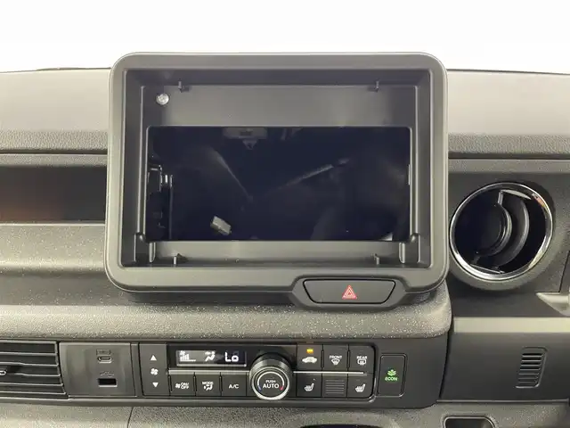 ホンダ Ｎ ＢＯＸ カスタム 大分県 2024(令6)年 0.1万km クリスタルブラックパール ホンダセンシング搭載/オーディオレス車/ステアリングスイッチ/バックカメラ/左側電動スライドドア/前席シートヒーター/電動パーキング/オートホールド機能/横滑り防止装置/電動格納ミラー/オートライト/LEDヘッドライト/純正14インチアルミホイール/コーナーセンサー/保証書、取説、スペアキー有り