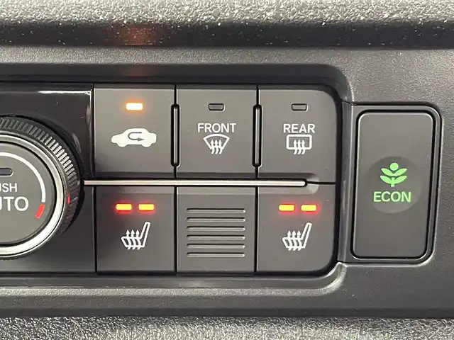 ホンダ Ｎ ＢＯＸ カスタム 大分県 2024(令6)年 0.1万km クリスタルブラックパール ホンダセンシング搭載/オーディオレス車/ステアリングスイッチ/バックカメラ/左側電動スライドドア/前席シートヒーター/電動パーキング/オートホールド機能/横滑り防止装置/電動格納ミラー/オートライト/LEDヘッドライト/純正14インチアルミホイール/コーナーセンサー/保証書、取説、スペアキー有り