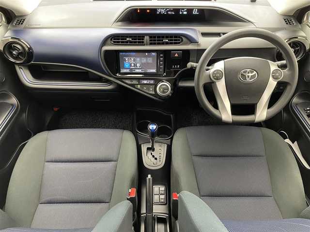 トヨタ アクア S 大阪府 2016(平28)年 5万km スーパーレッドⅤ 純正ナビ/CD/DVD/Bluetooth/フルセグテレビ/バックカメラ/ETC/セーフティセンスC/・プリクラッシュセーフティシステム/・レーンディパーチャーアラート/・オートマチックハイビーム/・先行車発進告知機能/前方ドラレコ/オートライト/プッシュスタート /スマートキー/電格ミラー/ステアリングスイッチ