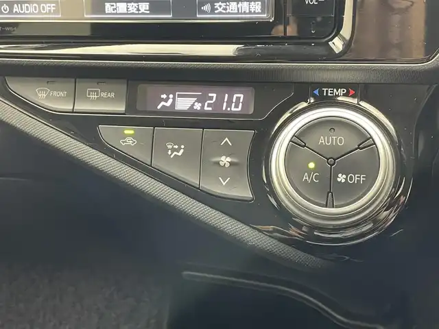 トヨタ アクア S 滋賀県 2016(平28)年 5万km スーパーレッドⅤ 純正ナビ/CD/DVD/Bluetooth/フルセグテレビ/バックカメラ/ETC/セーフティセンスC/・プリクラッシュセーフティシステム/・レーンディパーチャーアラート/・オートマチックハイビーム/・先行車発進告知機能/前方ドラレコ/オートライト/プッシュスタート /スマートキー/電格ミラー/ステアリングスイッチ