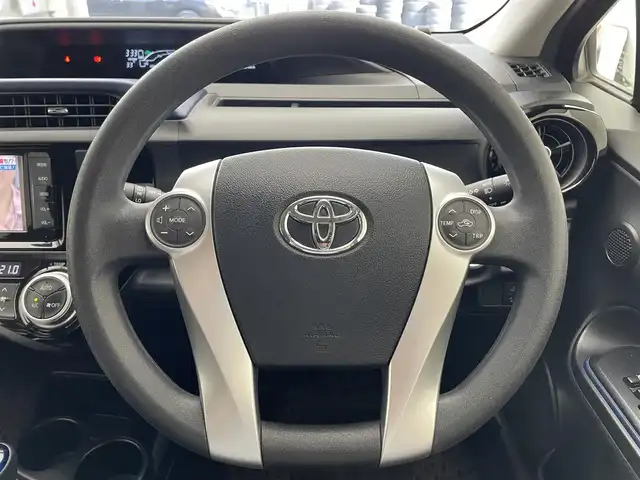 トヨタ アクア S 滋賀県 2016(平28)年 5万km スーパーレッドⅤ 純正ナビ/CD/DVD/Bluetooth/フルセグテレビ/バックカメラ/ETC/セーフティセンスC/・プリクラッシュセーフティシステム/・レーンディパーチャーアラート/・オートマチックハイビーム/・先行車発進告知機能/前方ドラレコ/オートライト/プッシュスタート /スマートキー/電格ミラー/ステアリングスイッチ