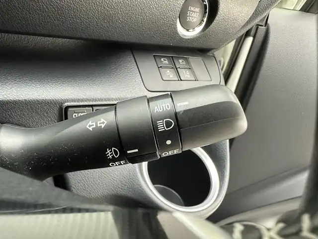 トヨタ シエンタ G クエロ 兵庫県 2020(令2)年 0.6万km ホワイトパールクリスタルシャイン 社外8インチメモリナビ/(AVIC-RL912)/フルセグ CD DVD BT MSV/両側パワースライドドア/プリクラッシュセーフティー/LDA/M’zSPEED17インチアルミホイール/全方位モニター/コーナーセンサー/ハーフレザー/ドライブレコーダー/ETC/社外エアロ/LEDヘッドライト/オートライト/オートハイビーム/社外フロアマット/純正ドアバイザー/アイドリングストップ/スマートキー
