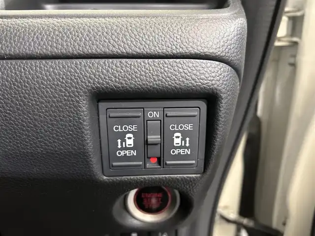 ホンダ Ｎ ＢＯＸ カスタム G L ホンダセンシング 愛媛県 2017(平29)年 5.3万km プレミアムホワイトパールⅡ ・８型ナビ/（フルセグＴＶ・ＢＴ・ＣＤ・ＤＶＤ・ＦＭ・ＡＭ・ＵＳＢ・ａｐｐｌｅｃａｒｐｌａｙ）/・バックカメラ　/・ＥＴＣ　/・前方ドラレコ　/・衝突軽減ブレーキ　/・レーンキープアシスト　/・レーダークルーズコントロール/・両側電動ドア/・USB充電/・ステアリングリモコン/・LEDヘッドライト/・スペアキー