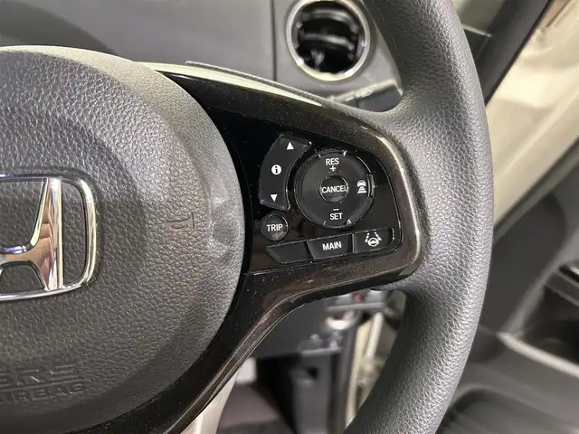 ホンダ Ｎ ＢＯＸ カスタム G L ホンダセンシング 愛媛県 2017(平29)年 5.3万km プレミアムホワイトパールⅡ ・８型ナビ/（フルセグＴＶ・ＢＴ・ＣＤ・ＤＶＤ・ＦＭ・ＡＭ・ＵＳＢ・ａｐｐｌｅｃａｒｐｌａｙ）/・バックカメラ　/・ＥＴＣ　/・前方ドラレコ　/・衝突軽減ブレーキ　/・レーンキープアシスト　/・レーダークルーズコントロール/・両側電動ドア/・USB充電/・ステアリングリモコン/・LEDヘッドライト/・スペアキー