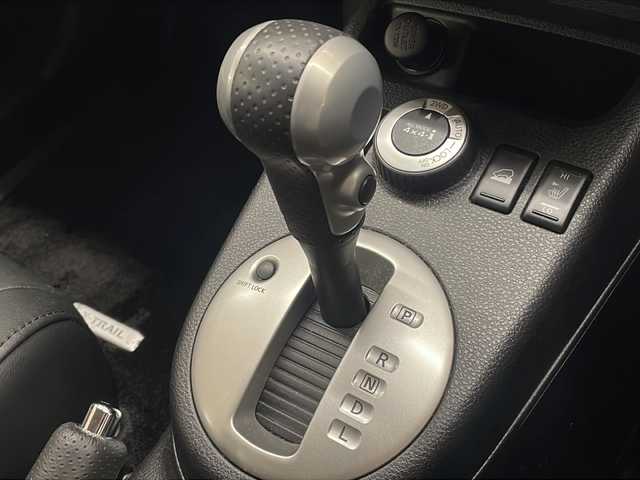 日産 エクストレイル 20X 道央・札幌 2010(平22)年 10.2万km ダイヤモンドブラック /４WD//社外メモリナビ//フルセグテレビ//バックカメラ//ドアバイザー//ルーフレール//ダウンヒルアシストコントロール//ETC//HIDヘッドライト