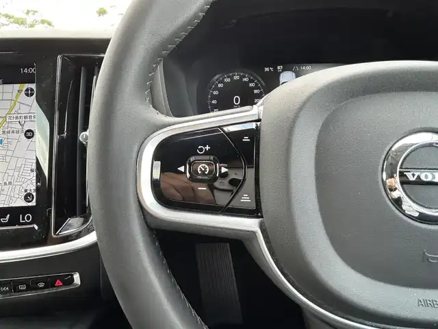 ボルボ Ｖ６０ クロスカントリー T5 AWD 宮崎県 2020(令2)年 3.5万km オスミウムグレーM 純正HDDナビ/・Bluetooth/・AM　FM/・USB/・フルセグテレビ/・AppleCarPlay/・AndroidAuto/ブラックレザーシート/・DN席シートヒーター/・DN席パワーシート/全方位カメラ/・フロントカメラ/・サイドカメラ/・バックカメラ /アイドリングストップ/プッシュスタート/アクティブクルーズコントロール/・レーンキープアシスト/・ブラインドスポットモニター/ETC/LEDヘッドライト/電動リアゲート/純正18インチアルミホイール