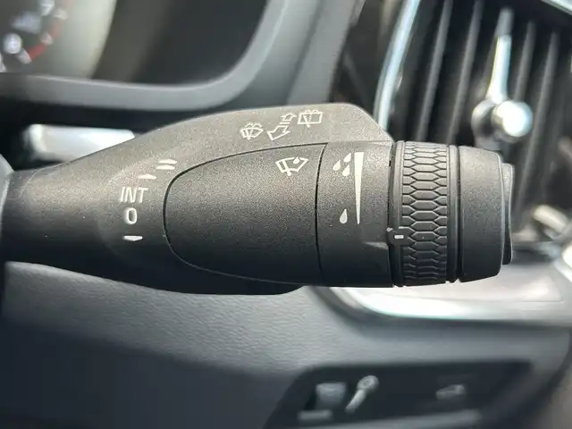 ボルボ Ｖ６０ クロスカントリー T5 AWD 宮崎県 2020(令2)年 3.5万km オスミウムグレーM 純正HDDナビ/・Bluetooth/・AM　FM/・USB/・フルセグテレビ/・AppleCarPlay/・AndroidAuto/ブラックレザーシート/・DN席シートヒーター/・DN席パワーシート/全方位カメラ/・フロントカメラ/・サイドカメラ/・バックカメラ /アイドリングストップ/プッシュスタート/アクティブクルーズコントロール/・レーンキープアシスト/・ブラインドスポットモニター/ETC/LEDヘッドライト/電動リアゲート/純正18インチアルミホイール