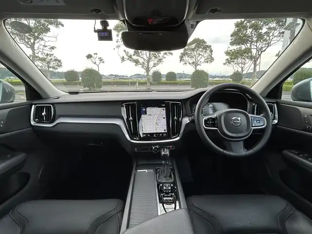 ボルボ Ｖ６０ クロスカントリー T5 AWD 宮崎県 2020(令2)年 3.5万km オスミウムグレーM 純正HDDナビ/・Bluetooth/・AM　FM/・USB/・フルセグテレビ/・AppleCarPlay/・AndroidAuto/ブラックレザーシート/・DN席シートヒーター/・DN席パワーシート/全方位カメラ/・フロントカメラ/・サイドカメラ/・バックカメラ /アイドリングストップ/プッシュスタート/アクティブクルーズコントロール/・レーンキープアシスト/・ブラインドスポットモニター/ETC/LEDヘッドライト/電動リアゲート/純正18インチアルミホイール