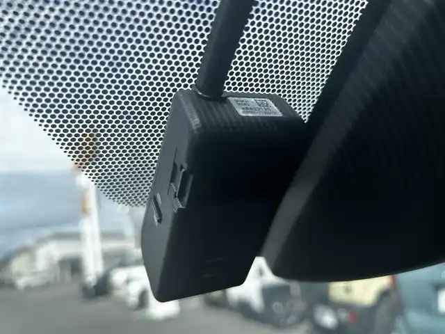 トヨタ ノア Si 福島県 2019(令1)年 0.9万km ボルドーマイカメタリック ワンオーナー/フリップダウンモニター/両側パワースライドドア/純正メモリーナビ(NSZT-Y68T)/(AM/FM/Bluetooth/フルセグTV/DVD)/バックカメラ/前方ドライブレコーダー/ビルトインETC/TOYOTA Safety Sense P/・レーダークルーズ コントロール/・プリクラッシュセーフティ/・レーンディパーチャーアラート/・先行車発進告知機能/・オートマチックハイビーム/横滑り防止装置/クリアランスソナー/純正16インチアルミホイール/純正LEDライト/純正フォグランプ/スマートキー/スペアキー1本/純正フロアマット/取扱説明書/保証書