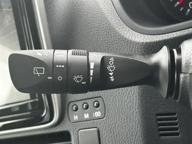 トヨタ ノア Si 福島県 2019(令1)年 0.9万km ボルドーマイカメタリック ワンオーナー/フリップダウンモニター/両側パワースライドドア/純正メモリーナビ(NSZT-Y68T)/(AM/FM/Bluetooth/フルセグTV/DVD)/バックカメラ/前方ドライブレコーダー/ビルトインETC/TOYOTA Safety Sense P/・レーダークルーズ コントロール/・プリクラッシュセーフティ/・レーンディパーチャーアラート/・先行車発進告知機能/・オートマチックハイビーム/横滑り防止装置/クリアランスソナー/純正16インチアルミホイール/純正LEDライト/純正フォグランプ/スマートキー/スペアキー1本/純正フロアマット/取扱説明書/保証書