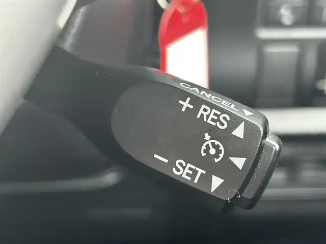 トヨタ ノア Si 福島県 2019(令1)年 0.9万km ボルドーマイカメタリック ワンオーナー/フリップダウンモニター/両側パワースライドドア/純正メモリーナビ(NSZT-Y68T)/(AM/FM/Bluetooth/フルセグTV/DVD)/バックカメラ/前方ドライブレコーダー/ビルトインETC/TOYOTA Safety Sense P/・レーダークルーズ コントロール/・プリクラッシュセーフティ/・レーンディパーチャーアラート/・先行車発進告知機能/・オートマチックハイビーム/横滑り防止装置/クリアランスソナー/純正16インチアルミホイール/純正LEDライト/純正フォグランプ/スマートキー/スペアキー1本/純正フロアマット/取扱説明書/保証書