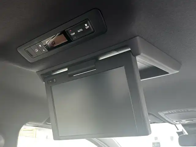 トヨタ ノア Si 福島県 2019(令1)年 0.9万km ボルドーマイカメタリック ワンオーナー/フリップダウンモニター/両側パワースライドドア/純正メモリーナビ(NSZT-Y68T)/(AM/FM/Bluetooth/フルセグTV/DVD)/バックカメラ/前方ドライブレコーダー/ビルトインETC/TOYOTA Safety Sense P/・レーダークルーズ コントロール/・プリクラッシュセーフティ/・レーンディパーチャーアラート/・先行車発進告知機能/・オートマチックハイビーム/横滑り防止装置/クリアランスソナー/純正16インチアルミホイール/純正LEDライト/純正フォグランプ/スマートキー/スペアキー1本/純正フロアマット/取扱説明書/保証書