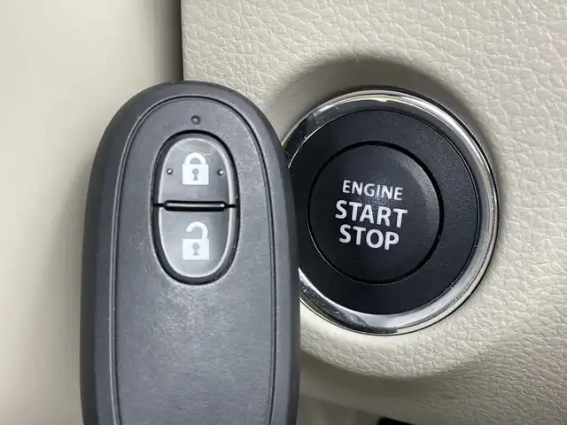 スズキ ラパン G 新潟県 2022(令4)年 0.9万km ピュアホワイトP 社外メモリナビ/(BT/FM/AM/ワンセグTV)/シートヒーター/ドライブレコーダー/ヘッドライトレベライザー/ドアバイザー/レーンキープアシスト/スペアキー/純正フロアマット