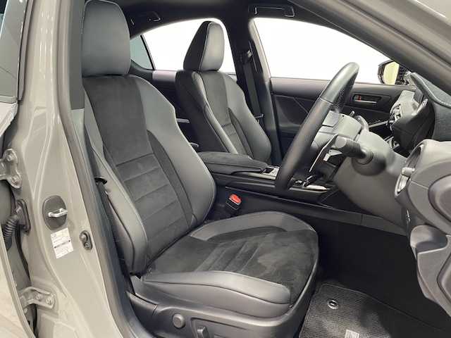 レクサス ＩＳ 500 Fスポーツパフォーマンス 宮城県 2024(令6)年 1.1万km グレーⅡ レクサスセーフティーセンス/・プリクラッシュセーフティー/・レーントレーシングアシスト/・アダプティブクルーズコントロール/・オートマチックハイビーム/・ドライバー異常時対応システム/・ロードサインアシスト/純正ナビ/・フルセグTV/BT/CD/DVD/・全周囲カメラ/・ETC/・ドライブレコーダー/マークレビンソンサウンド/電子パーキング/・オートホールド/革巻きステアリング/・ステアリングリモコン/・パドルシフト/・ステアリングヒーター/ハーフレザーシート/・パワーシート(運転席/助手席)/・メモリシート(運転席)/・シートヒーター(運転席/助手席)/・エアシート(運転席/助手席)/プッシュスタート/・スマートキー/LEDヘッドライト/・オートライト/LEDヘッドライト/電動格納ミラー/純正フロアマット