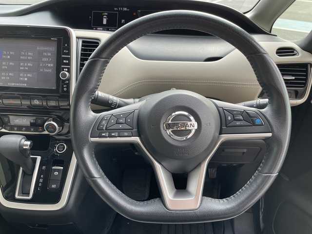 日産 セレナ ハイウェイスター 愛知県 2016(平28)年 5.6万km アズライトブルー 純正9型ナビ/フリップダウンモニター/全方位カメラ/両側パワースライドドア/プロパイロット/バックカメラ/ハンズフリースライドドア/コーナーセンサー/純正アルミホイール/LEDヘッドライト/インテリジェントミラー/ドライブレコーダー/ETC/衝突軽減システム/フルセグ/CD DVD/Bluetooth/ステアリングスイッチ/スマートキー/プッシュスタート