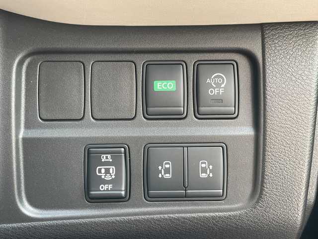 日産 セレナ ハイウェイスター 愛知県 2016(平28)年 5.6万km アズライトブルー 純正9型ナビ/フリップダウンモニター/全方位カメラ/両側パワースライドドア/プロパイロット/バックカメラ/ハンズフリースライドドア/コーナーセンサー/純正アルミホイール/LEDヘッドライト/インテリジェントミラー/ドライブレコーダー/ETC/衝突軽減システム/フルセグ/CD DVD/Bluetooth/ステアリングスイッチ/スマートキー/プッシュスタート