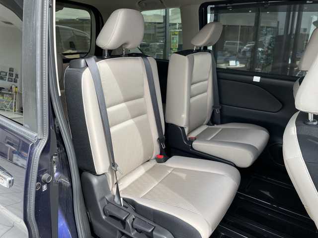 日産 セレナ ハイウェイスター 愛知県 2016(平28)年 5.6万km アズライトブルー 純正9型ナビ/フリップダウンモニター/全方位カメラ/両側パワースライドドア/プロパイロット/バックカメラ/ハンズフリースライドドア/コーナーセンサー/純正アルミホイール/LEDヘッドライト/インテリジェントミラー/ドライブレコーダー/ETC/衝突軽減システム/フルセグ/CD DVD/Bluetooth/ステアリングスイッチ/スマートキー/プッシュスタート