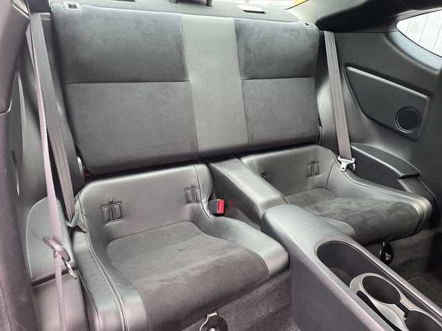 トヨタ ８６ GT リミテッド 埼玉県 2015(平27)年 7.8万km レッド ６速ＭＴ/ハーフレザーシート/前席シートヒーター/ディーラー７インチメモリナビ＆フルセグＴＶ/　（ＤＶＤ＆ＣＤ＆ＢＴ）/バックカメラ/ＥＴＣ（２．０）/クルーズコントロール/革巻きステアリング/リアスポイラー/純正１７inアルミホイール/ＨＩＤライト/電動格納ミラー/スマートキー/プッシュスタート/盗難防止装置/Ｗ＆サイド＋カーテンエアバッグ/横滑り防止装置/ＡＢＳ/ドアバイザー/フロアマット/新車保証書/取扱説明書/スマートスペアキー有