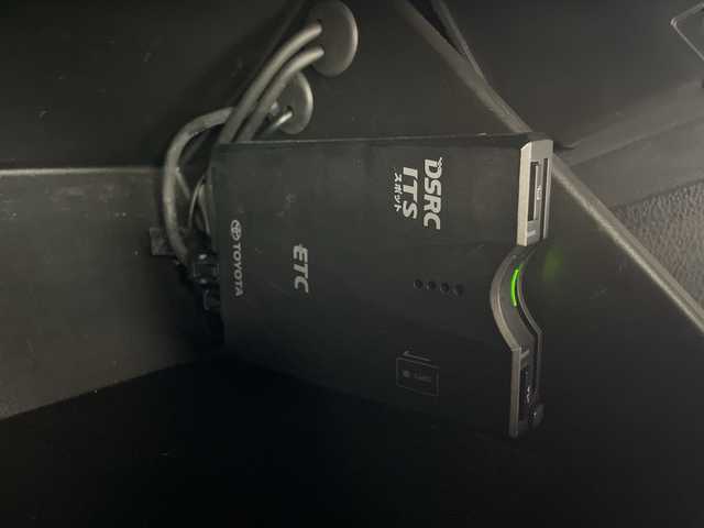 トヨタ ８６ GT リミテッド 埼玉県 2015(平27)年 7.8万km レッド ６速ＭＴ/ハーフレザーシート/前席シートヒーター/ディーラー７インチメモリナビ＆フルセグＴＶ/　（ＤＶＤ＆ＣＤ＆ＢＴ）/バックカメラ/ＥＴＣ（２．０）/クルーズコントロール/革巻きステアリング/リアスポイラー/純正１７inアルミホイール/ＨＩＤライト/電動格納ミラー/スマートキー/プッシュスタート/盗難防止装置/Ｗ＆サイド＋カーテンエアバッグ/横滑り防止装置/ＡＢＳ/ドアバイザー/フロアマット/新車保証書/取扱説明書/スマートスペアキー有