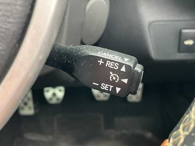 トヨタ ８６ GT リミテッド 埼玉県 2015(平27)年 7.8万km レッド ６速ＭＴ/ハーフレザーシート/前席シートヒーター/ディーラー７インチメモリナビ＆フルセグＴＶ/　（ＤＶＤ＆ＣＤ＆ＢＴ）/バックカメラ/ＥＴＣ（２．０）/クルーズコントロール/革巻きステアリング/リアスポイラー/純正１７inアルミホイール/ＨＩＤライト/電動格納ミラー/スマートキー/プッシュスタート/盗難防止装置/Ｗ＆サイド＋カーテンエアバッグ/横滑り防止装置/ＡＢＳ/ドアバイザー/フロアマット/新車保証書/取扱説明書/スマートスペアキー有