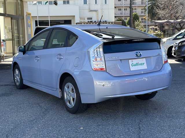 トヨタ プリウス S 兵庫県 2011(平23)年 5.5万km アイスバーグシルバーマイカメタリック ワンオーナー/社外ポータブルナビ・ワンセグ/社外オーディオ・CD・FM・AM/ETC/リアコーナーセンサー/プッシュスタート/スマートキー×2/純正フロアマット