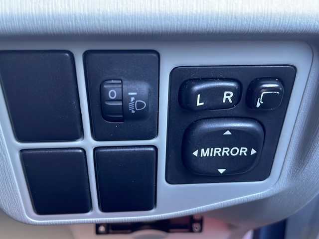 トヨタ プリウス S 兵庫県 2011(平23)年 5.5万km アイスバーグシルバーマイカメタリック ワンオーナー/社外ポータブルナビ・ワンセグ/社外オーディオ・CD・FM・AM/ETC/リアコーナーセンサー/プッシュスタート/スマートキー×2/純正フロアマット