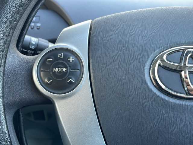 トヨタ プリウス S 兵庫県 2011(平23)年 5.5万km アイスバーグシルバーマイカメタリック ワンオーナー/社外ポータブルナビ・ワンセグ/社外オーディオ・CD・FM・AM/ETC/リアコーナーセンサー/プッシュスタート/スマートキー×2/純正フロアマット