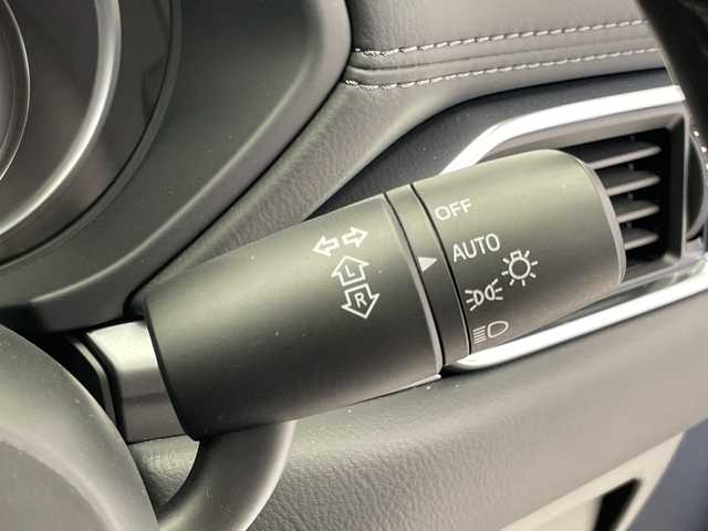 マツダ ＣＸ－５ XD スマートエディション 千葉県 2021(令3)年 3.2万km ジェットブラックマイカ 純正ナビ/　CD/DVD/Bluetooth/フルセグTV/　Apple car play/Android Auto/レーダークルーズコントロール/レーンキープアシスト/衝突軽減ブレーキ/クリアランスソナー/アラウンドビューモニター/ヘッドアップディスプレイ/ブラインドスポットモニター/標識認識機能/電動パーキング/オートホールド/オートハイビーム/パワーシート/メモリーシート（運転席）/前席シートヒーター/ステアリングヒーター/ETC/LEDライト/フロアマット/ドアバイザー