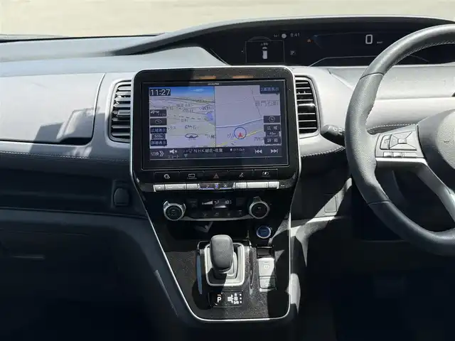 日産 セレナ e－パワー ハイウェイスター V 佐賀県 2020(令2)年 5.1万km ダイヤモンドブラック プロパイロット/ALPINE製11型ナビゲーション「EX11NX」/・AM/FM/BT/CD/DVD/フルセグ/アラウンドビューモニター/ALPINE製フリップダウンモニター/前後ドライブレコーダー/両側パワースライドドア/スマートキー/LEDヘッドライト/・オートマチックハイビーム/ETC/純正フロアマット/純正ドアバイザー/新車保証書/取扱説明書/スペアキー1本あり/インテリジェントセーフティー/・インテリジェント エマージェンシーブレーキ/・インテリジェント LI（車線逸脱防止支援システム）/・LDW（車線逸脱警報）/・インテリジェント クルーズコントロール（追従式）/・RCTA（後退時車両検知警報）/・ふらつき警報/・踏み間違い衝突防止アシスト（前後対応）/・SRSエアバッグ（運転席・助手席＋サイド＋カーテン）/・VDC（車両姿勢制御）＋TCS（トラクションコントロール）/・ヒルスタートアシスト