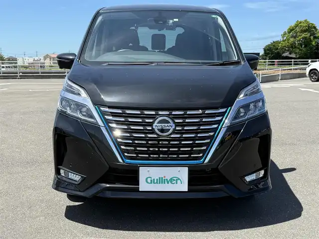 日産 セレナ e－パワー ハイウェイスター V 佐賀県 2020(令2)年 5.1万km ダイヤモンドブラック プロパイロット/ALPINE製11型ナビゲーション「EX11NX」/・AM/FM/BT/CD/DVD/フルセグ/アラウンドビューモニター/ALPINE製フリップダウンモニター/前後ドライブレコーダー/両側パワースライドドア/スマートキー/LEDヘッドライト/・オートマチックハイビーム/ETC/純正フロアマット/純正ドアバイザー/新車保証書/取扱説明書/スペアキー1本あり/インテリジェントセーフティー/・インテリジェント エマージェンシーブレーキ/・インテリジェント LI（車線逸脱防止支援システム）/・LDW（車線逸脱警報）/・インテリジェント クルーズコントロール（追従式）/・RCTA（後退時車両検知警報）/・ふらつき警報/・踏み間違い衝突防止アシスト（前後対応）/・SRSエアバッグ（運転席・助手席＋サイド＋カーテン）/・VDC（車両姿勢制御）＋TCS（トラクションコントロール）/・ヒルスタートアシスト