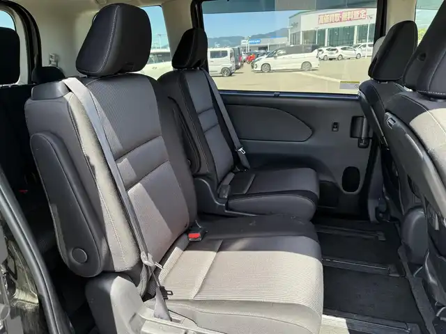 日産 セレナ e－パワー ハイウェイスター V 佐賀県 2020(令2)年 5.1万km ダイヤモンドブラック プロパイロット/ALPINE製11型ナビゲーション「EX11NX」/・AM/FM/BT/CD/DVD/フルセグ/アラウンドビューモニター/ALPINE製フリップダウンモニター/前後ドライブレコーダー/両側パワースライドドア/スマートキー/LEDヘッドライト/・オートマチックハイビーム/ETC/純正フロアマット/純正ドアバイザー/新車保証書/取扱説明書/スペアキー1本あり/インテリジェントセーフティー/・インテリジェント エマージェンシーブレーキ/・インテリジェント LI（車線逸脱防止支援システム）/・LDW（車線逸脱警報）/・インテリジェント クルーズコントロール（追従式）/・RCTA（後退時車両検知警報）/・ふらつき警報/・踏み間違い衝突防止アシスト（前後対応）/・SRSエアバッグ（運転席・助手席＋サイド＋カーテン）/・VDC（車両姿勢制御）＋TCS（トラクションコントロール）/・ヒルスタートアシスト