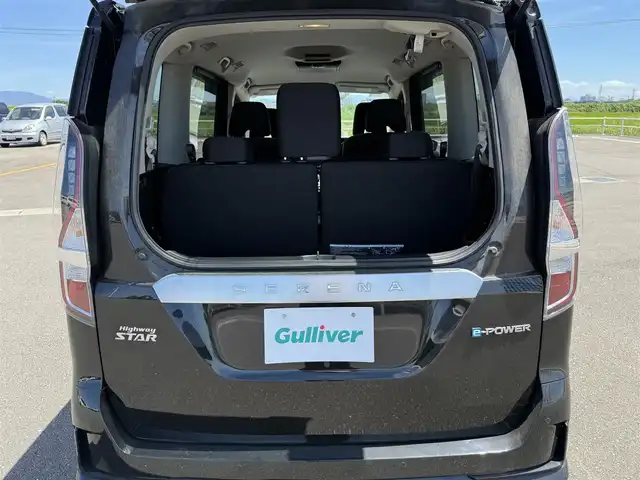 日産 セレナ e－パワー ハイウェイスター V 佐賀県 2020(令2)年 5.1万km ダイヤモンドブラック プロパイロット/ALPINE製11型ナビゲーション「EX11NX」/・AM/FM/BT/CD/DVD/フルセグ/アラウンドビューモニター/ALPINE製フリップダウンモニター/前後ドライブレコーダー/両側パワースライドドア/スマートキー/LEDヘッドライト/・オートマチックハイビーム/ETC/純正フロアマット/純正ドアバイザー/新車保証書/取扱説明書/スペアキー1本あり/インテリジェントセーフティー/・インテリジェント エマージェンシーブレーキ/・インテリジェント LI（車線逸脱防止支援システム）/・LDW（車線逸脱警報）/・インテリジェント クルーズコントロール（追従式）/・RCTA（後退時車両検知警報）/・ふらつき警報/・踏み間違い衝突防止アシスト（前後対応）/・SRSエアバッグ（運転席・助手席＋サイド＋カーテン）/・VDC（車両姿勢制御）＋TCS（トラクションコントロール）/・ヒルスタートアシスト