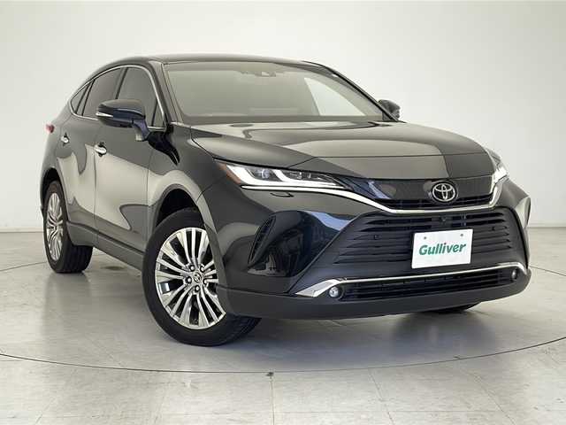 トヨタ ハリアー Z レザーパッケージ 千葉県 2023(令5)年 2.5万km プレシャスブラックパール 12.3インチ純正メーカーオプションナビ/（AM/FM/BT/USB/HDMI/フルセグ）/Miracast/JBLプレミアムサウンドシステム/全方位カメラ/デジタルインナーミラー/レーダークルーズコントロール/レーンキープアシスト/ブラインドスポットモニター/リアクロストラフィックアラート/パーキングサポートブレーキ/ロードサインアシスト/前後コーナーセンサー/ヘッドアップディスプレイ/プリクラッシュセーフティ/レーンキープアシスト/ETC2.0/純正19インチアルミホイール/電動リアゲート/レザーシート（運転席＋助手席）/パワーシート（運転席＋助手席）/シートヒーター（運転席＋助手席）/エアシート/ステアリングヒーター/純正フロアマット/オートライト/フォグランプ/オートハイビーム/LEDヘッドライト/MT付きAT/電動パーキングブレーキ/後席用充電USBソケット/スマートキー/プッシュスタート/ECO/NORMAL/SPORTモード/オート電動格納ミラー/TVキャンセラー/DUALオートエアコン/ISO FIX/W＋サイド＋カーテンエアバッグ