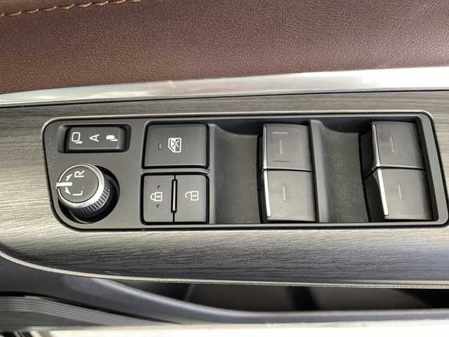トヨタ ハリアー Z レザーパッケージ 千葉県 2023(令5)年 2.5万km プレシャスブラックパール 12.3インチ純正メーカーオプションナビ/（AM/FM/BT/USB/HDMI/フルセグ）/Miracast/JBLプレミアムサウンドシステム/全方位カメラ/デジタルインナーミラー/レーダークルーズコントロール/レーンキープアシスト/ブラインドスポットモニター/リアクロストラフィックアラート/パーキングサポートブレーキ/ロードサインアシスト/前後コーナーセンサー/ヘッドアップディスプレイ/プリクラッシュセーフティ/レーンキープアシスト/ETC2.0/純正19インチアルミホイール/電動リアゲート/レザーシート（運転席＋助手席）/パワーシート（運転席＋助手席）/シートヒーター（運転席＋助手席）/エアシート/ステアリングヒーター/純正フロアマット/オートライト/フォグランプ/オートハイビーム/LEDヘッドライト/MT付きAT/電動パーキングブレーキ/後席用充電USBソケット/スマートキー/プッシュスタート/ECO/NORMAL/SPORTモード/オート電動格納ミラー/TVキャンセラー/DUALオートエアコン/ISO FIX/W＋サイド＋カーテンエアバッグ