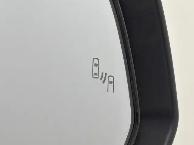 トヨタ カローラ クロス ハイブリッド Z 福岡県 2022(令4)年 5.2万km プラチナホワイトパールマイカ モデリスタエアロ　/純正９型ＤＡナビ／フルセグＴＶ　/全方位カメラ　/ビルトインＥＴＣ２．０　/前後ドラレコ　/トヨタセーフティセンス　/レーダークルーズコントロール　/コーナーセンサー　/衝突軽減ブレーキ　/レーンキープ　/アクセル踏み間違い防止　/ＢＳＭ　/シートヒーター　/パワーバックドア　/純正１８インチＡＷ