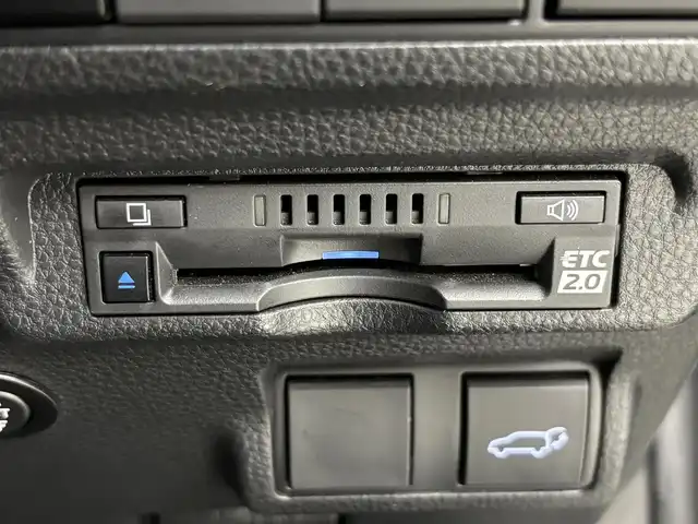 トヨタ カローラ クロス ハイブリッド Z 福岡県 2022(令4)年 5.2万km プラチナホワイトパールマイカ モデリスタエアロ　/純正９型ＤＡナビ／フルセグＴＶ　/全方位カメラ　/ビルトインＥＴＣ２．０　/前後ドラレコ　/トヨタセーフティセンス　/レーダークルーズコントロール　/コーナーセンサー　/衝突軽減ブレーキ　/レーンキープ　/アクセル踏み間違い防止　/ＢＳＭ　/シートヒーター　/パワーバックドア　/純正１８インチＡＷ