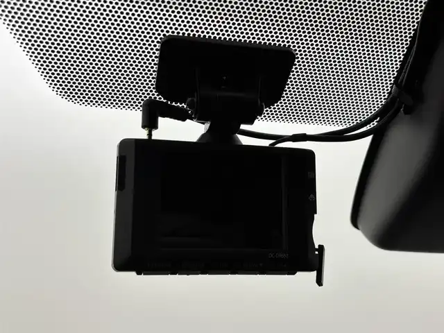 トヨタ カローラ クロス ハイブリッド Z 福岡県 2022(令4)年 5.2万km プラチナホワイトパールマイカ モデリスタエアロ　/純正９型ＤＡナビ／フルセグＴＶ　/全方位カメラ　/ビルトインＥＴＣ２．０　/前後ドラレコ　/トヨタセーフティセンス　/レーダークルーズコントロール　/コーナーセンサー　/衝突軽減ブレーキ　/レーンキープ　/アクセル踏み間違い防止　/ＢＳＭ　/シートヒーター　/パワーバックドア　/純正１８インチＡＷ