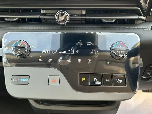 日産 セレナ e－パワー ハイウェイスター V 和歌山県 2025(令7)年 0.1万km未満 白Ⅱ 未使用車/純正コネクトナビ/フルセグTV/（BT/HDMI）/全方位/衝突被害軽減ブレーキ/プロパイロット/レーンディパーチャーアラート/踏み間違い防止/前後コーナーセンサー/オートライト/ビルトインETC2.0/前方ドライブレコーダー/両側パワースライド/デジタルインナーミラー/LEDヘッドライト/フォグランプ/プッシュスタート/純正16インチアルミ